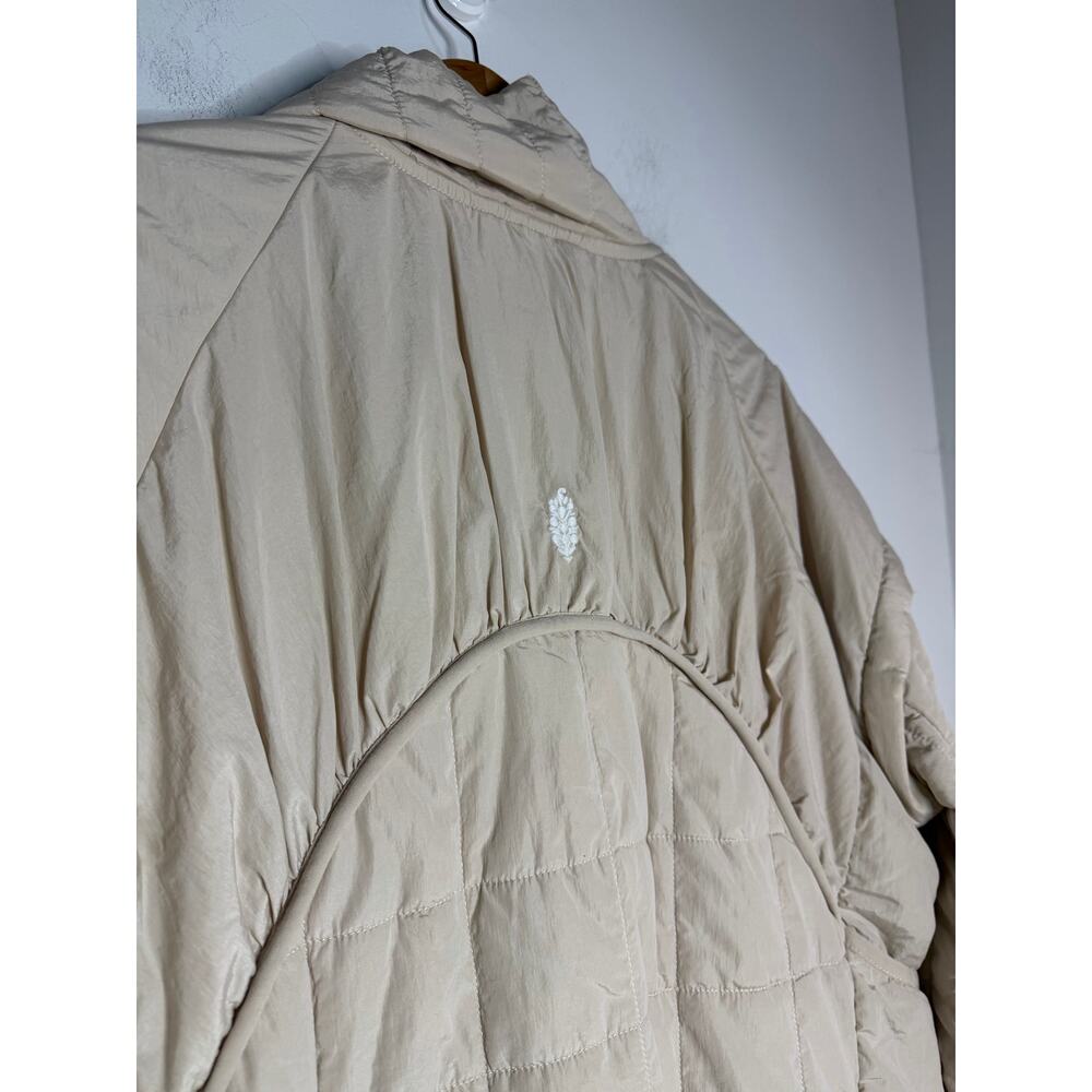 Free People Movement Priscilla Pullover in light beige quilted design Size M - Picture 8 of 8